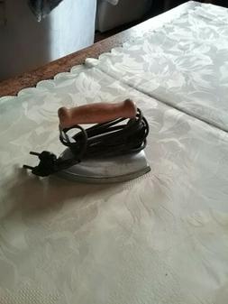 ANCIEN JOUET FER A REPASSER  JEU ENFANT DINETTE -