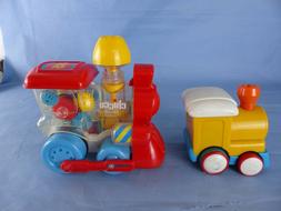 Ancien jouet lot de 2 trains CHICCO 415  &agrave; pousser ann&eacute;es 