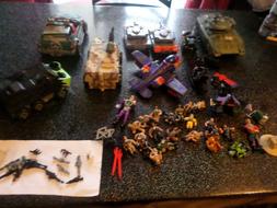 Jouet ancien collecteur figurine- tank-avion- jeep ect ann&eacute;