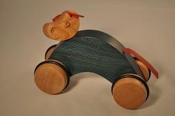 Jouet b&eacute;b&eacute; &agrave; tirer Vache en bois massif Wooden green baby