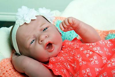 bebe mignon fille poupee veritable realiste 15