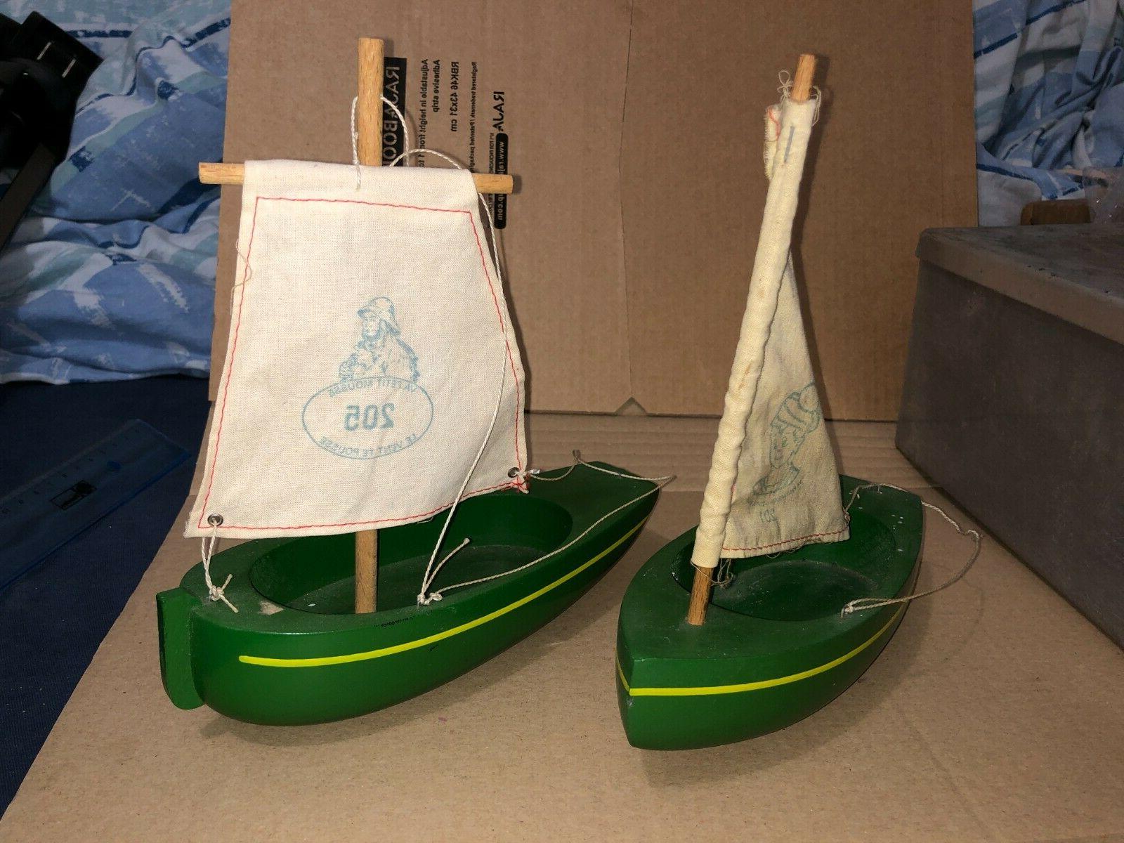 lot de 2 petits bateaux en bois