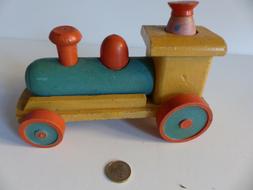 Locomotive en bois - jouet a tirer.