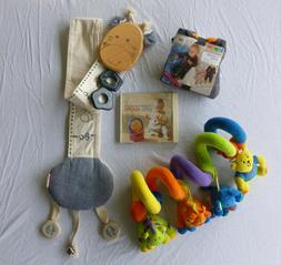 Lot b&eacute;b&eacute;: Pyjama 4-6 mois, une toise, jouet, CD