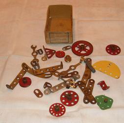 Lot pieces ancien jouet MECCANO
