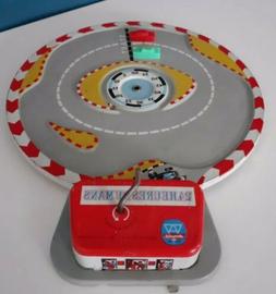 Rare JOUET MECANIQUE en tole vintage Rallye 24h Du Mans ARNO