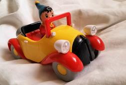 Voiture jouet &eacute;lectrique OUI OUI